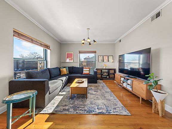 4th image of 4400 N Paulina St APT 3A