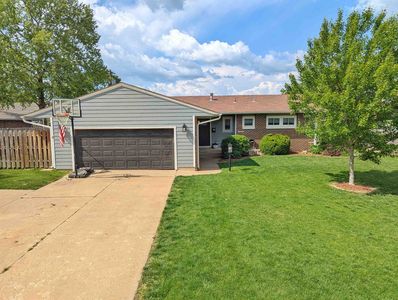 2023 Lynwood Dr, Salina, KS, 67401