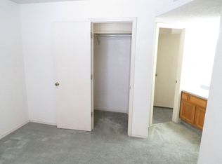 1704 E 24th Ave APT 5, Hutchinson, KS 67502