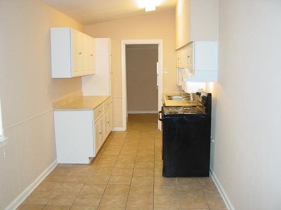 3rd image of 822 Jardin Dr