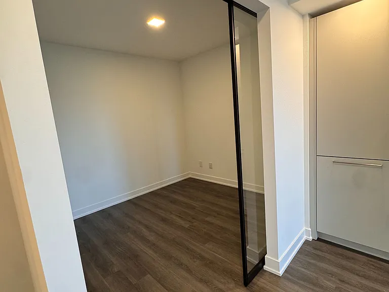 609 Sherbourne St #1806 — Photo 7