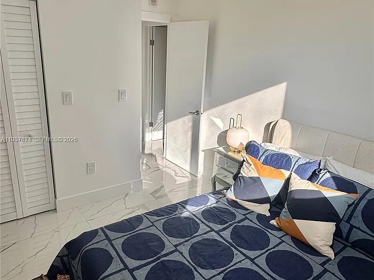 2457 Collins Ave #408 — Photo 5