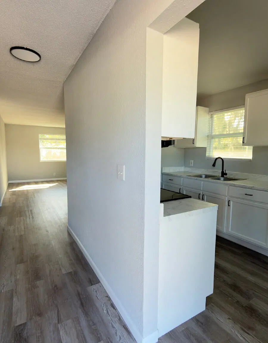 2 bed, 1.0 bath, $1,100 — Photo 3