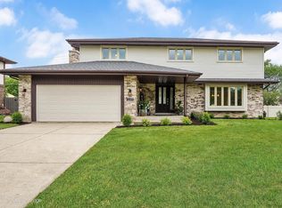 1249 Grace Ct, Downers Grove, IL 60516