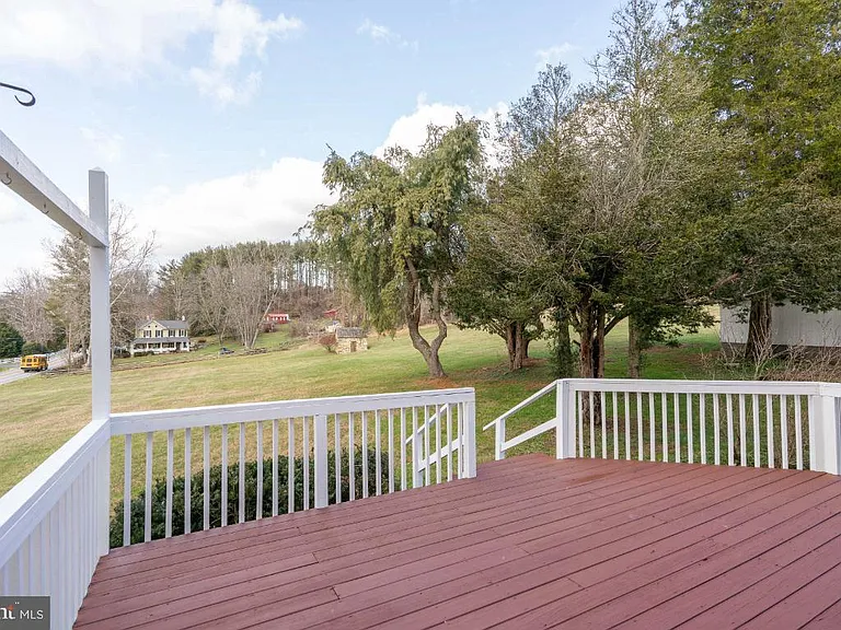 15615 Falls Rd — Photo 46