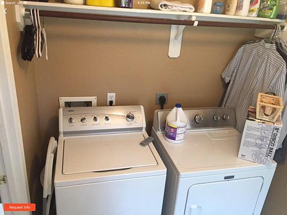 laundry room with washer/dryer