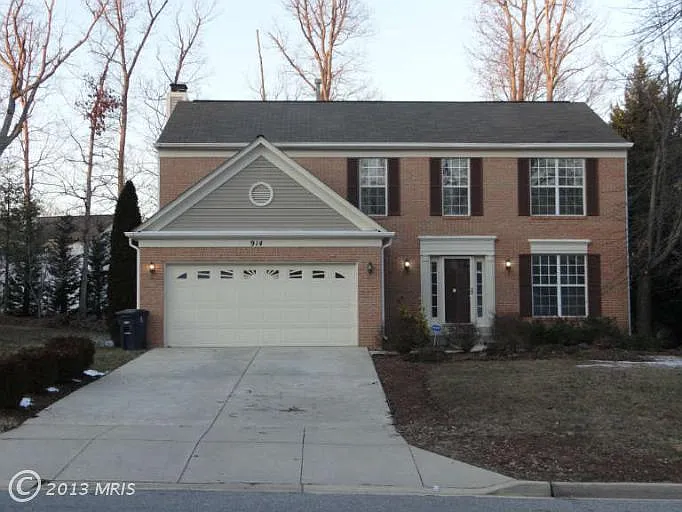 914 Chatsworth Dr photo 1
