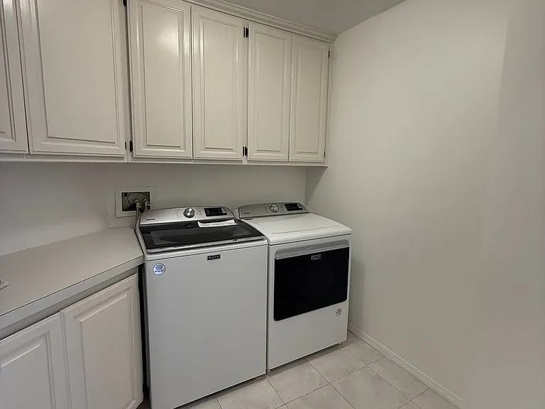 2441 Iron Ridge Ct — Photo 20