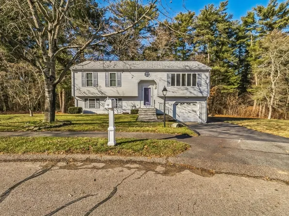 12 Scott Dr, Middleboro, MA 02346