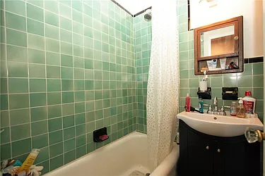 Rented by R New York