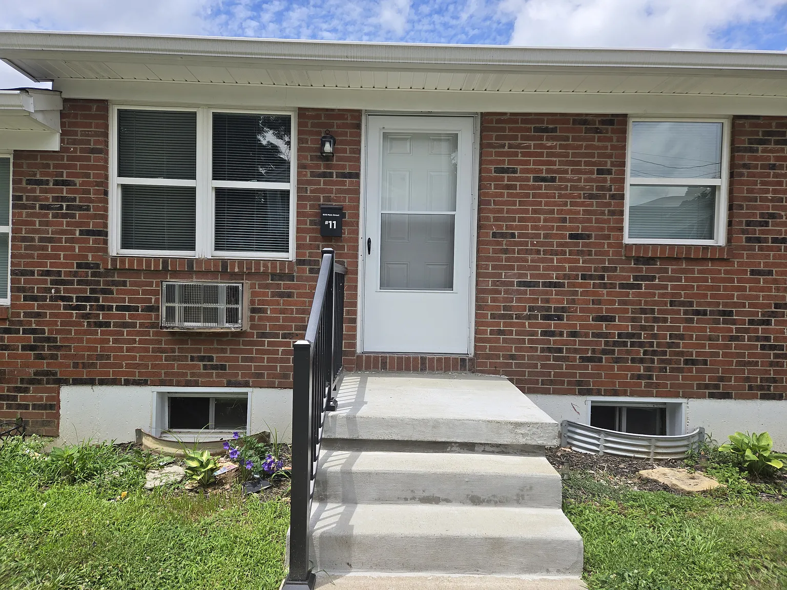 2 bed, 800 sqft, $1,025 — Photo 2