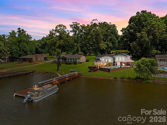 3rd image of 1017 Holloway Church Rd