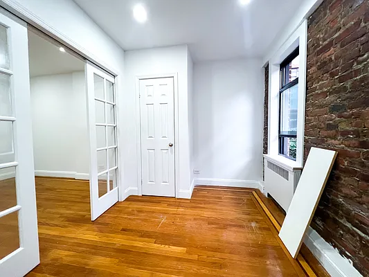 Rented by Voro New York | media 38