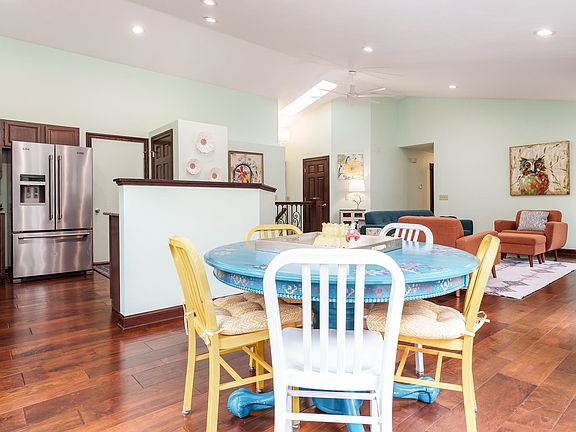 4th image of 4009 Castlemoor Dr