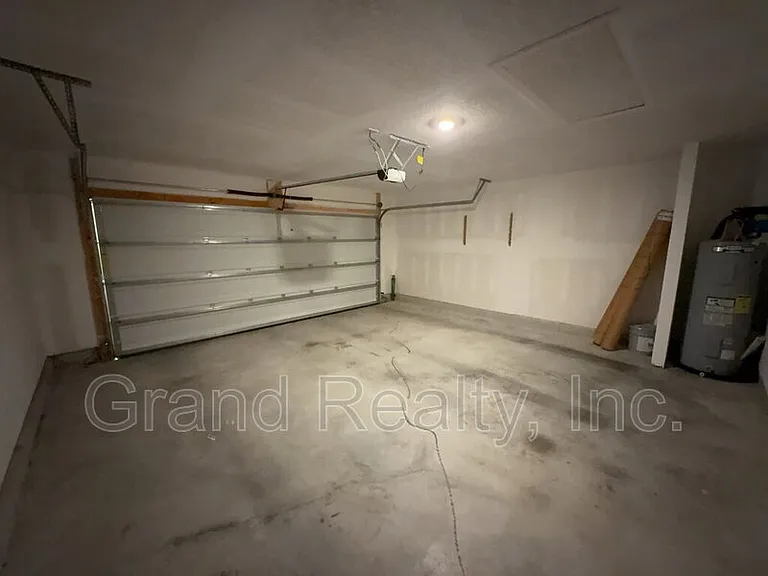 9330 Tara Cir — Photo 21