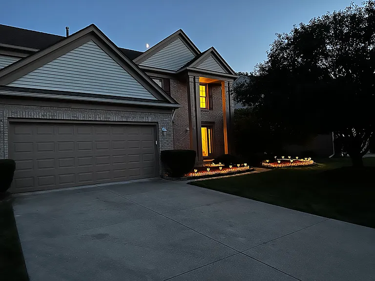 Garage / Driveway