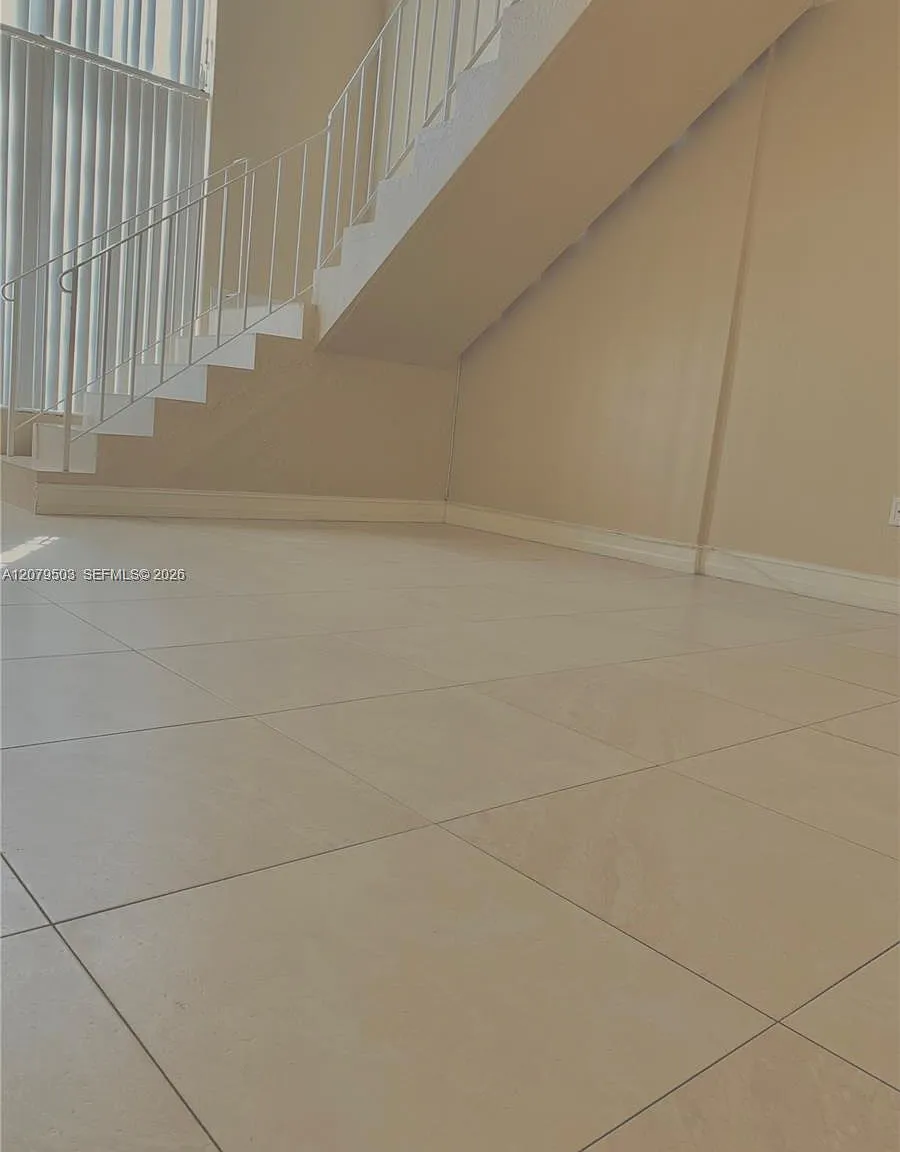 Castle Apts Condo — Photo 4