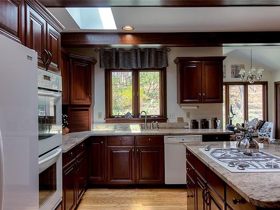 3rd image of 1376 New Seabury Ln