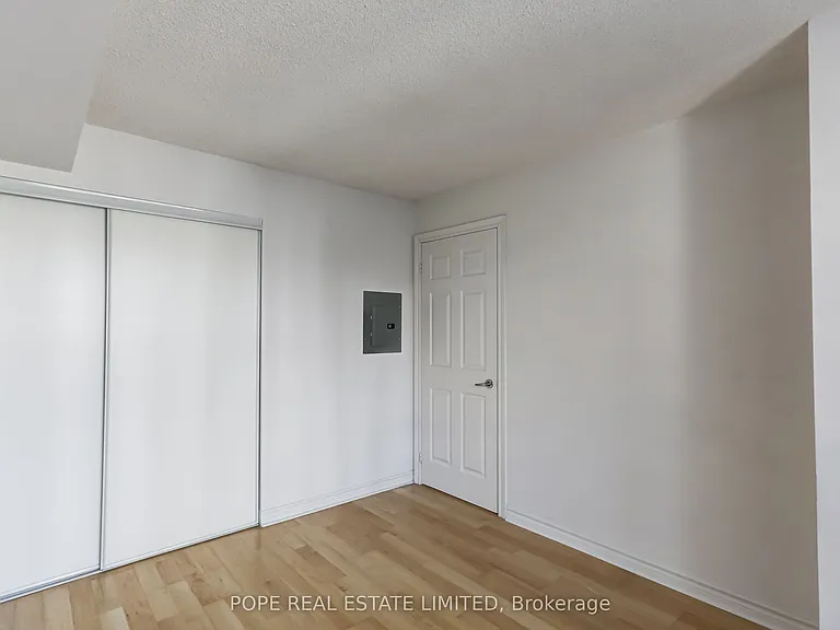 763 Bay St #713 — Photo 13