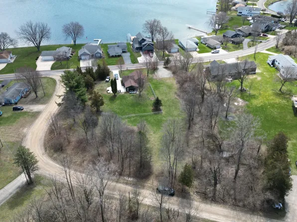 Fletcher Dr, Brooklyn, MI 49230