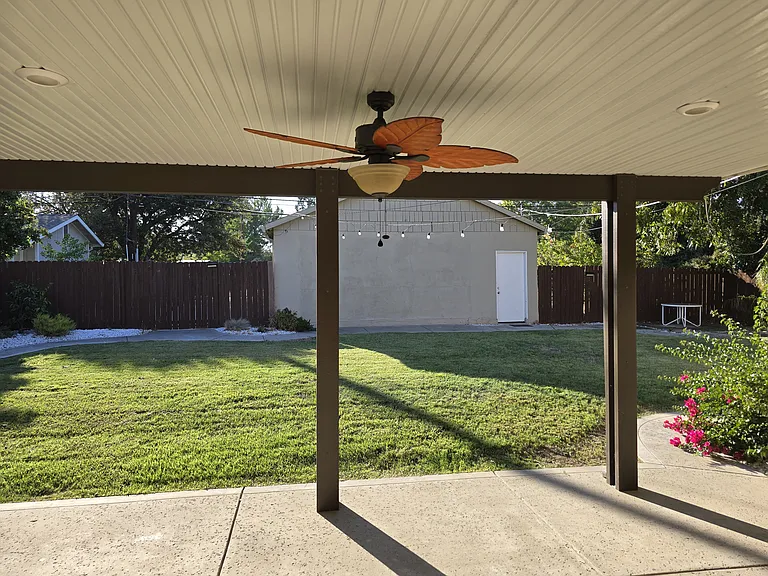 2025 Flowers St — Photo 17