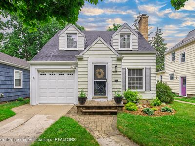 802 Newton St, Lansing, MI, 48912