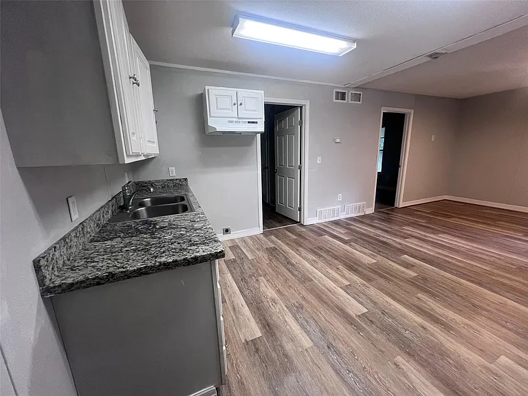 115 W Mulberry Ave #B — Photo 8