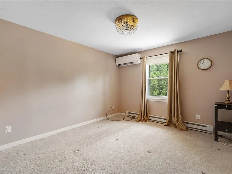 24 Hickory St — Photo 21