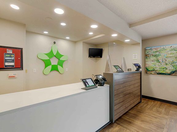 Lobby and Guest Check-in