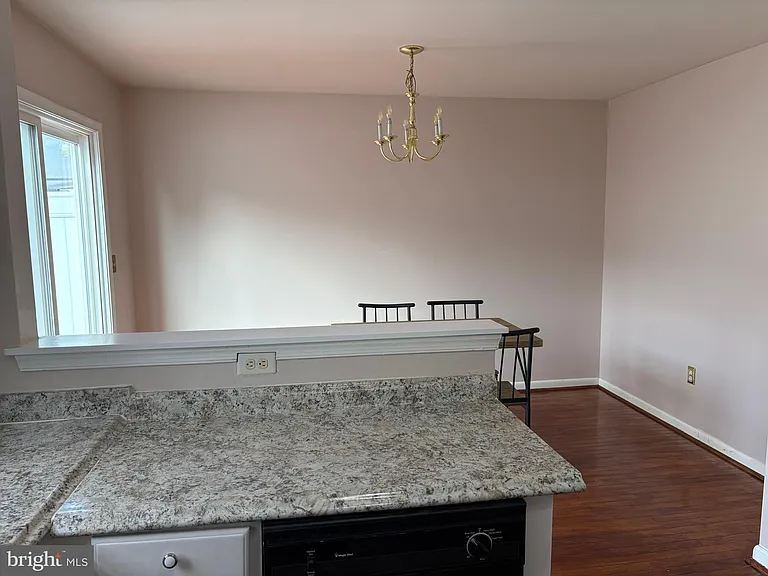 384 Braddock Rd — Photo 6
