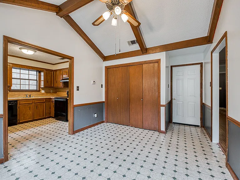 12119 Shawnee Forest Dr — Photo 10