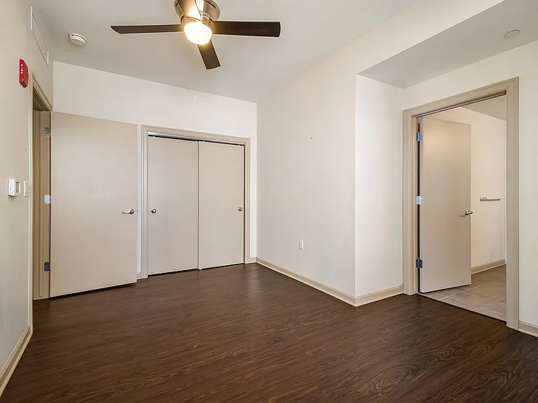 Strathmore Apartments — Photo 6