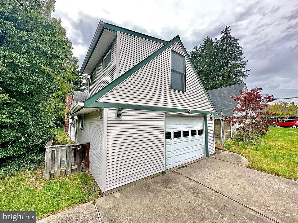 221 Forsythia Dr S, Levittown, PA 19056 Zillow