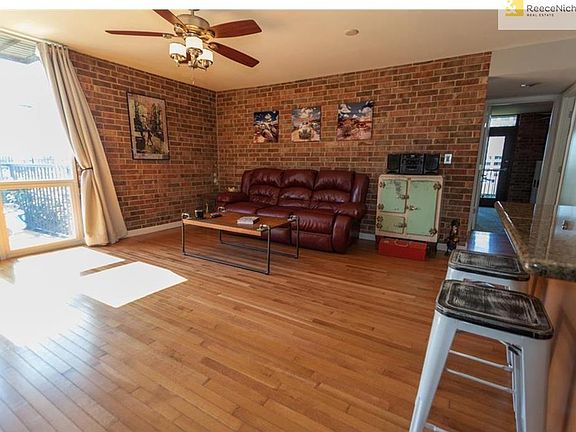 4th image of 2933 Baltimore Ave #100