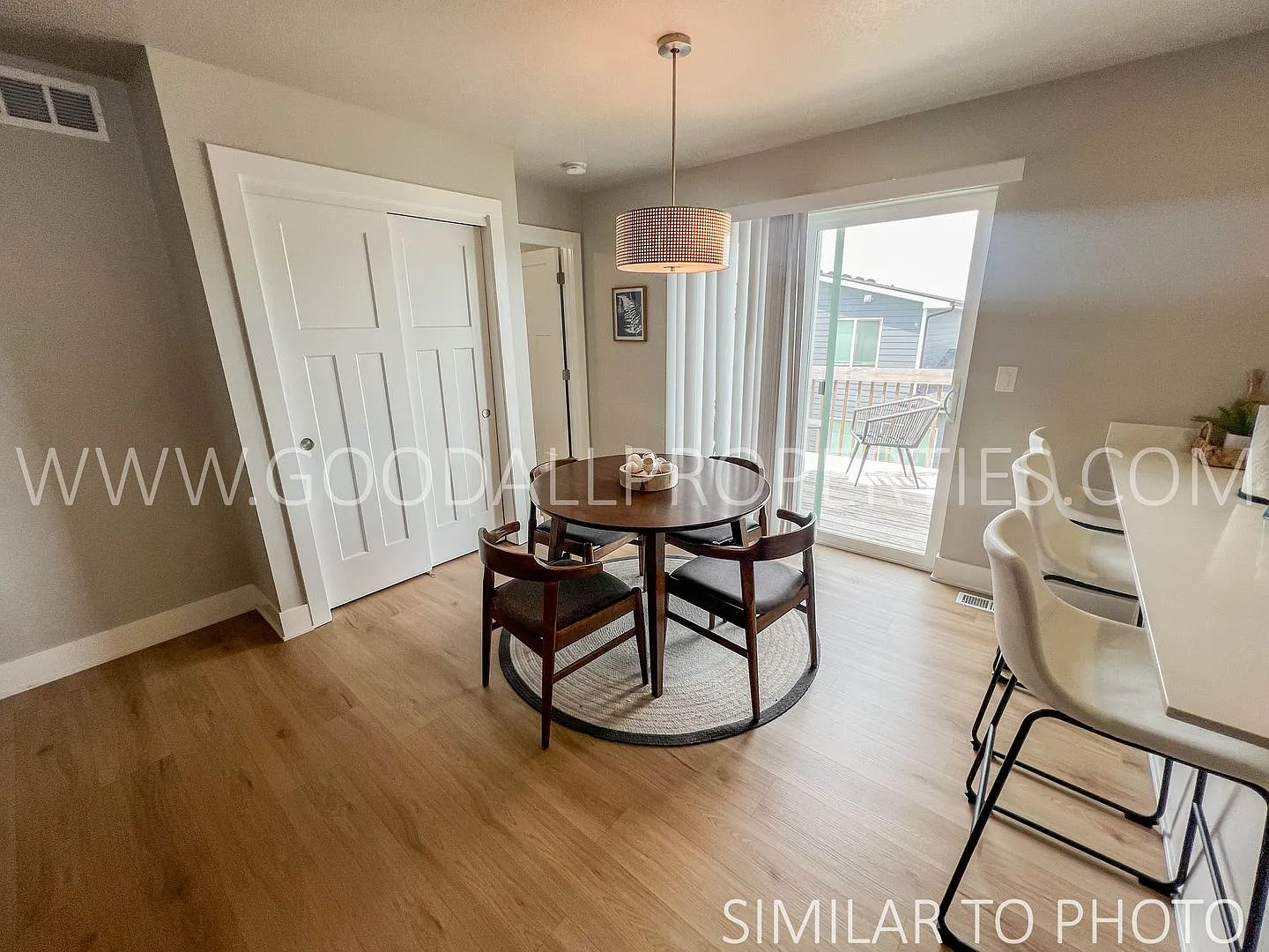 End Of Summer Special: $200 Off The First 3 Months! 4 Bedroom 3 Bath Two Story Home — Photo 3
