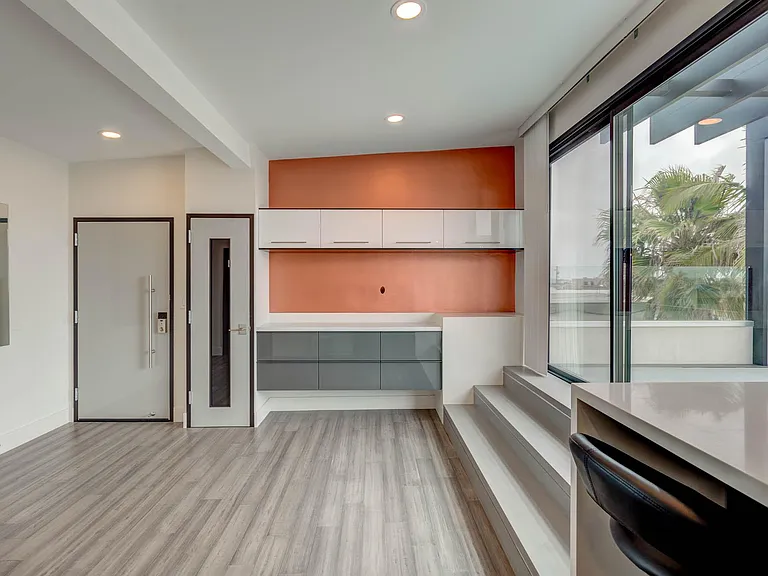 1702 Hermosa Ave #10 — Photo 10