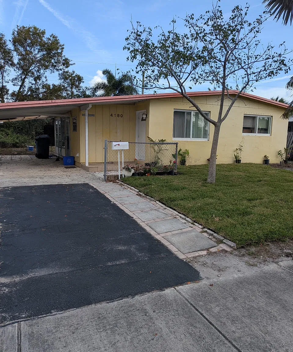 3 bed, 1350 sqft, $2,250 — Photo 2