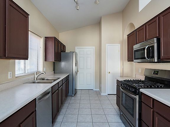 4th image of 7925 N Panamint Dr