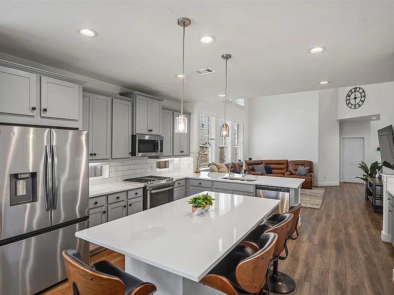 7115 Prairie Heights Dr — Photo 10