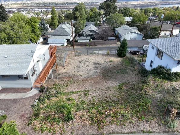 409 W 14th St, The Dalles, OR 97058