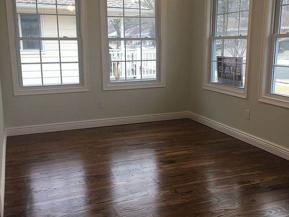 2nd image of 64 Mount Matterhorn Ln