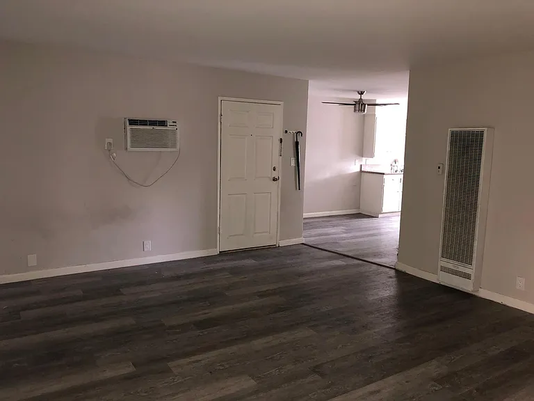 210 W Lemon Ave — Photo 12
