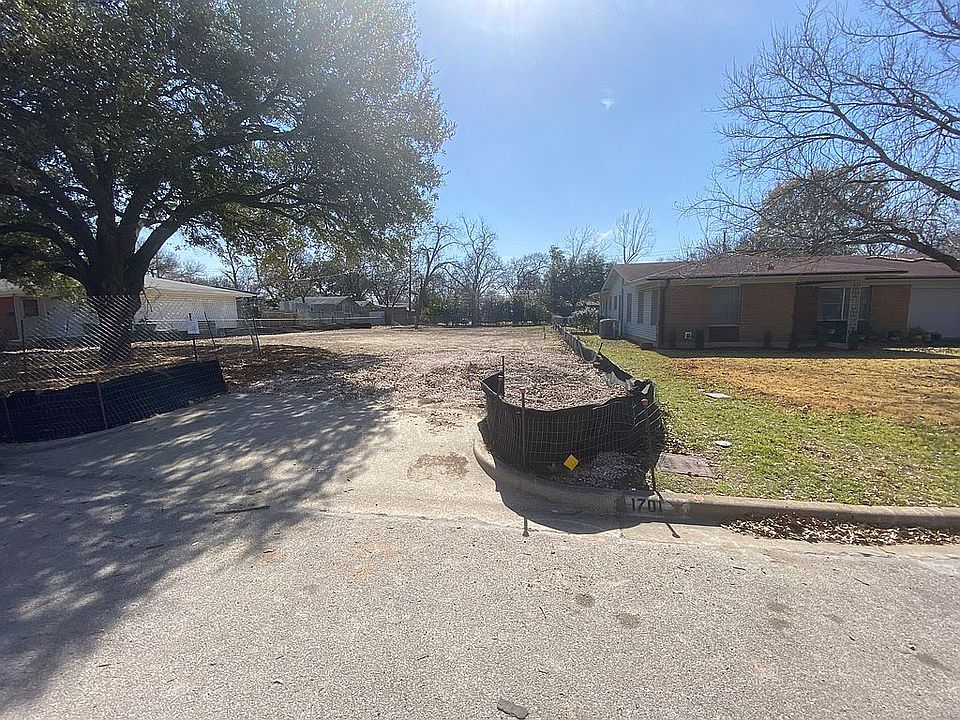 2nd image of 1701 Barbara St