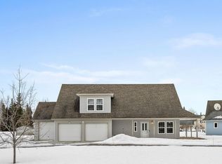 3695 Regius Ave, North Pole, AK 99705