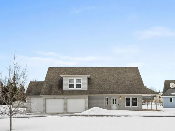 3695 Regius Ave, North Pole, AK 99705