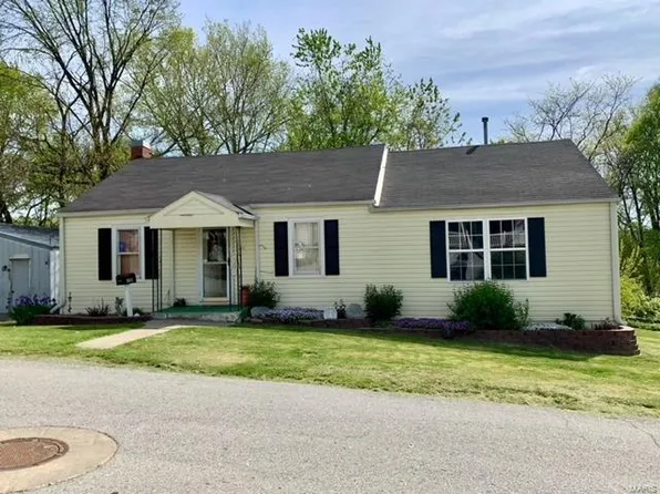 1706 Darr St, Hannibal, MO 63401