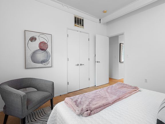 4th image of 2307 15th St NW APT 1