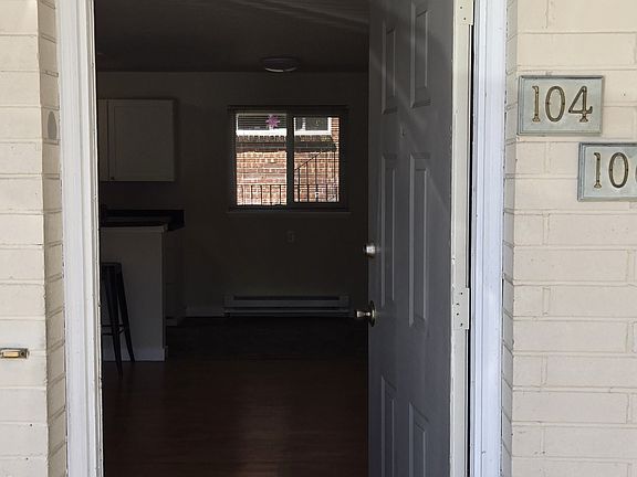 3rd image of 400 NE 65th St APT 104