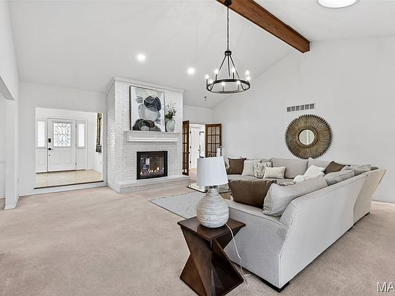 2nd image of 58 Lansdowne Ct