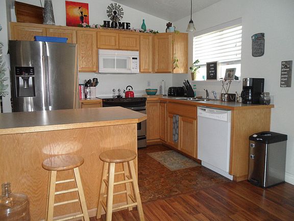 3rd image of 1537 N Tanzanite St